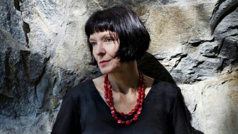 Anneli Jordahl har skrivit om sin mammas drömmar och hur hon blev ensamstående mor i unga år.