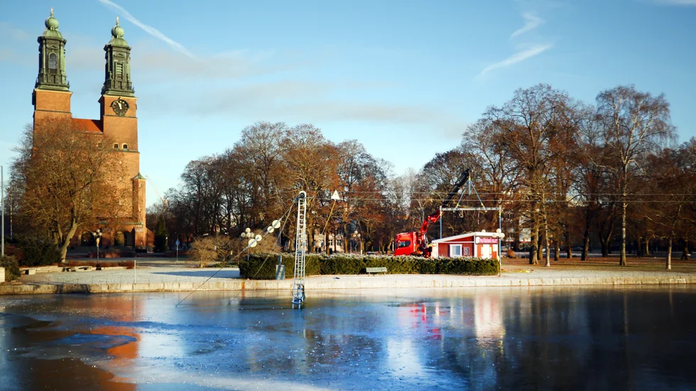 Wakeboard-säsongen är över sedan länge och isen ligger över Eskilstunaån.