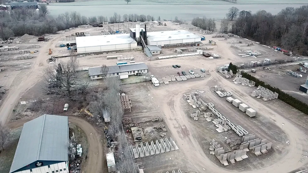 K-Prefab har sålt sin fabrik i Borensberg. Arbetstillfällen blir kvar och nya ägaren vill på sikt utveckla verksamheten.