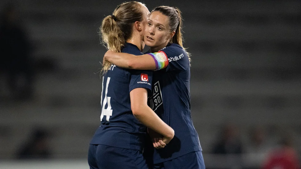 Lagkaptenen Felicia Rogic och Noor Eckhoff har båda utgående kontrakt med United. Vad som händer med spelartruppen återtstår att se. 