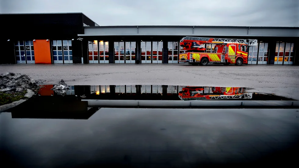 "På varje skarpt inringt ärende sparar vid tid. Minst 90 sekunder och ofta mer. Det betyder att vi nästan alltid har möjlighet att åka innan larmet faktiskt går", säger en av brandmännen om funktionen som nu försvinner.
