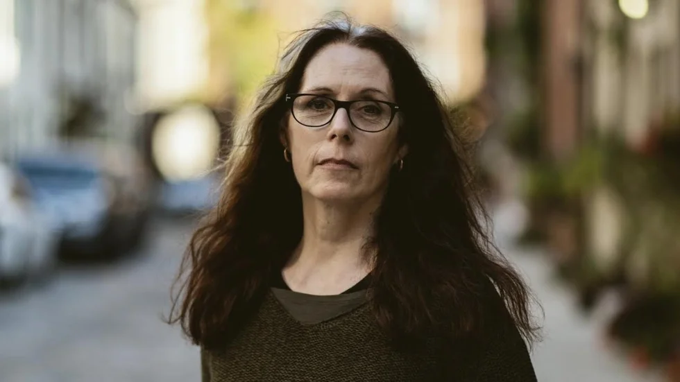 "Jag misstänker att mina barn har några idéer om pengarna. Jag har fyra barn och sju barnbarn, så de kommer inte räcka så länge! säger Laurie Halse Anderson, årets Almapristagare, om prissumman på fem miljoner. Pressbild.