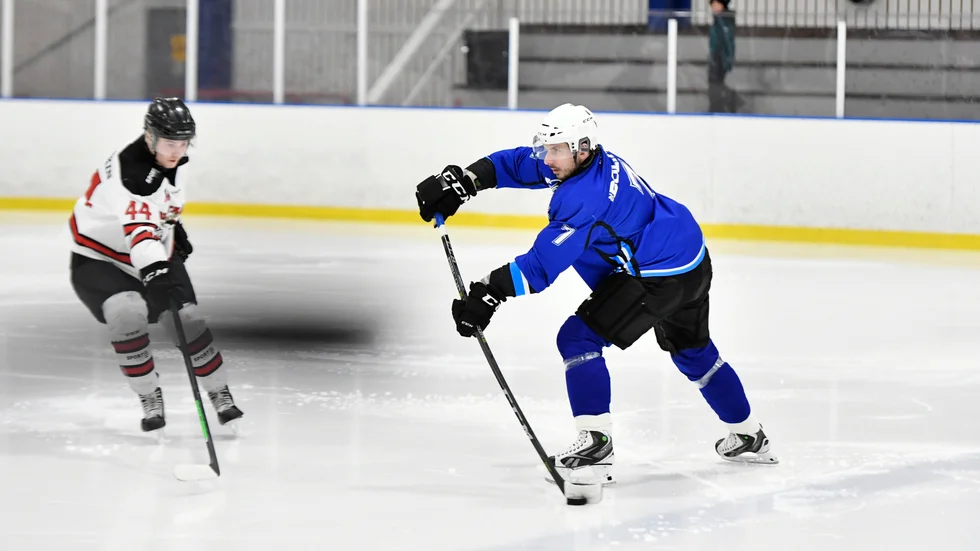 Fredrik Lindgren gjorde under söndagen comeback på isen när han ställde upp med Clemensnäs HC.