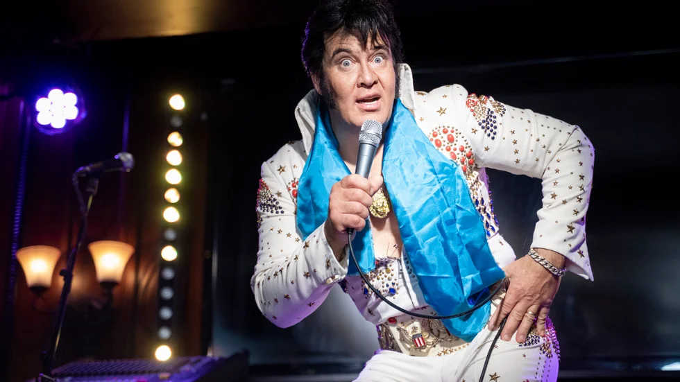 "Om det så var frågan om höftvickande rock n’ roll, free love rörelsen, motorsågsmassakrer eller blodig och rå rockmusik, alltid har det varit något som de vuxna kan förfasa sig över."