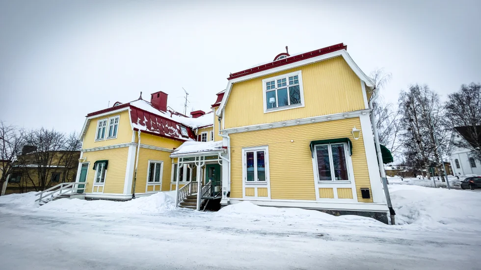 Efter sparkrav tvingas Musik- och dansskolan att dra ner på personal. Nu läggs de frivilliga dansgrupperna ner och 131 barn och ungdomar förlorar sina möjligheter att dansa på kvällstid. 