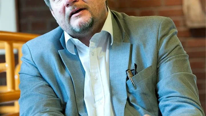 Kommunalrådet Stefan Andersson (S) tar lätt på kritiken.