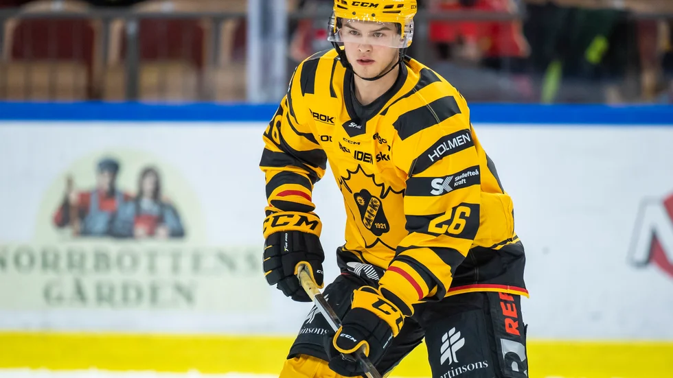 Simon Robertsson och Axel Sandin Pellikka var inte med på dagens träning.