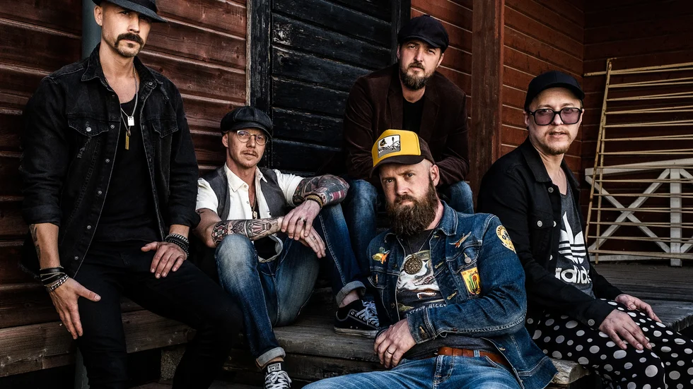 Anthon Johansson, Johnny Stenberg, Magnus Kärnebro, Andreas Persson och Mikael Israelsson utgör tillsammans Gin Lady.