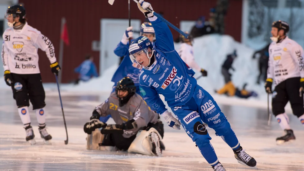 Finspångsbördiga Nicklas Ögren lämnade IFK Motala för Västerås SK efter den här säsongen. "I Västerås kan jag vinna titlar", säger han.