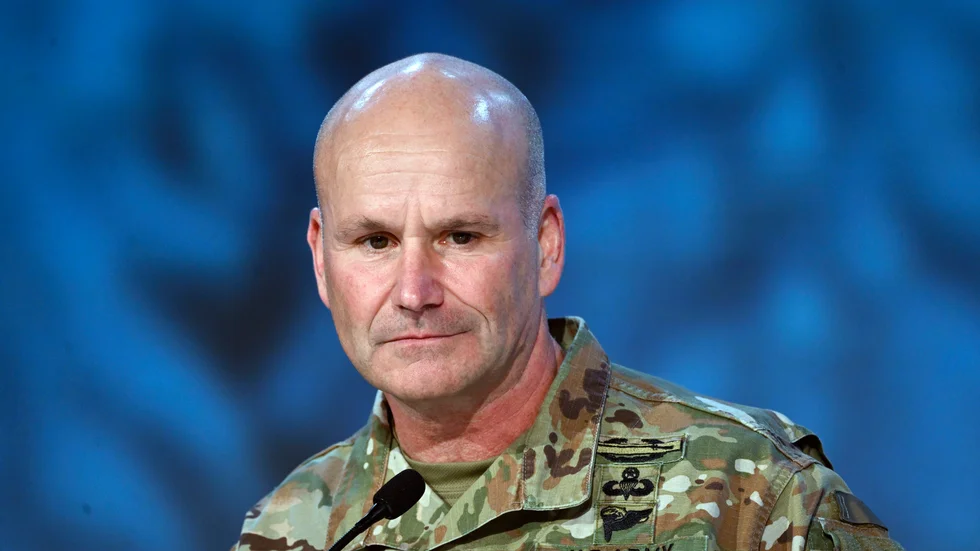 General Christopher G. Cavoli, Natos överbefälhavare i Europa, i Sälen.