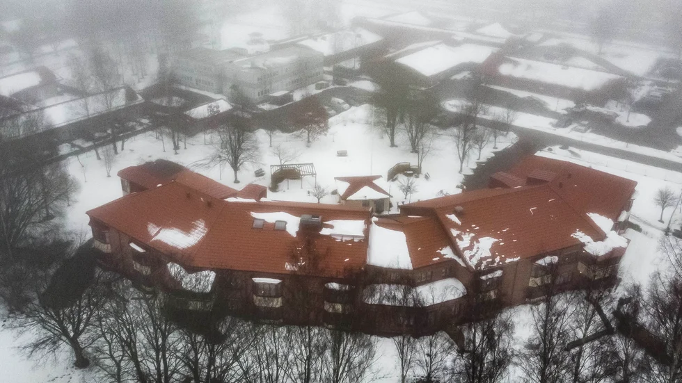 Åkervallens äldreboende ska byggas till med 18 nya lägenheter genom en tillbyggnaden mot gaveln mot vårdcentralen (till höger i bild).