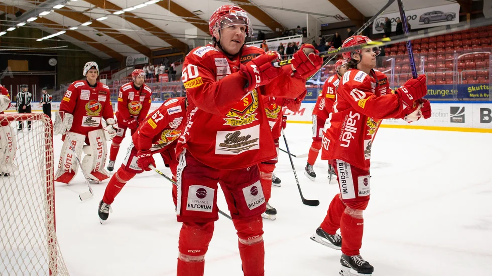 Almtuna vann på straffar mot Vita Hästen.