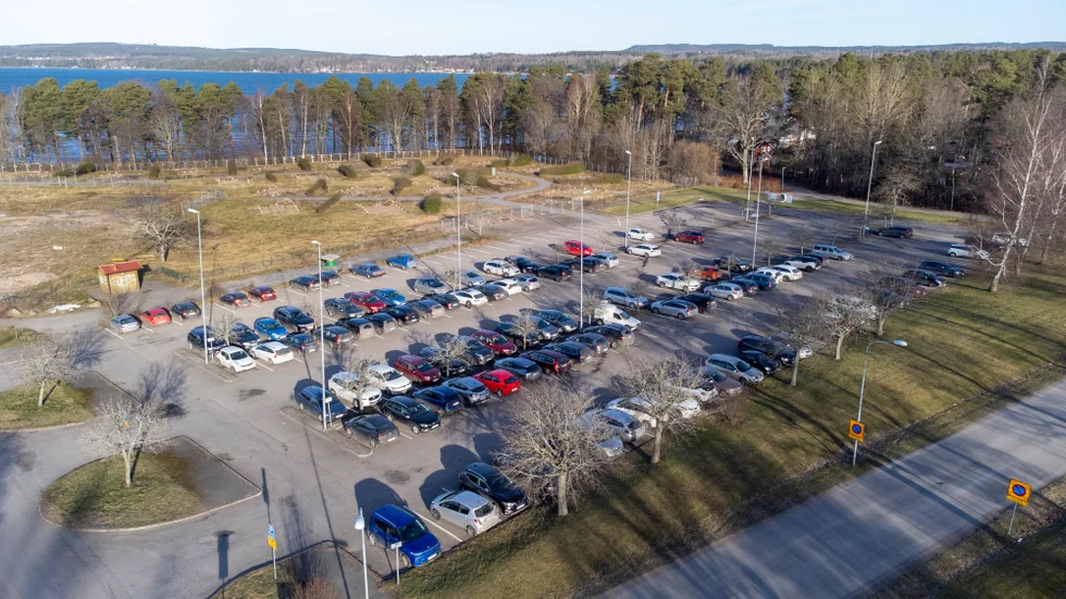 Parkering vid före detta Folkets park kan komma att få parkeringsavgift året runt. 