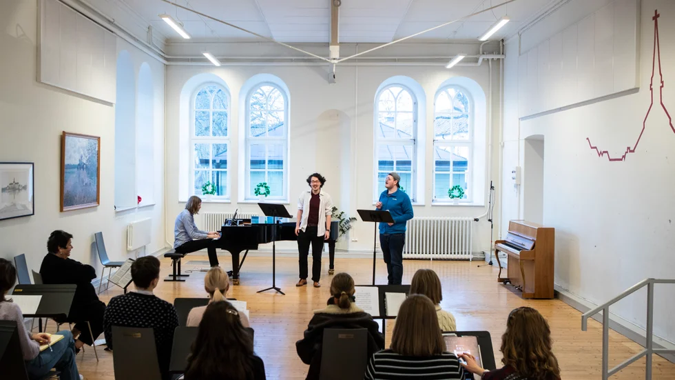 Utbildningen Vadstena sång och pianoakademi öppnar igen under ny regi.