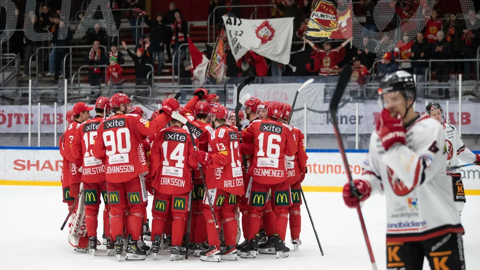 Almtuna vann på övertid mot Vita Hästen och tog den viktiga extrapoängen.