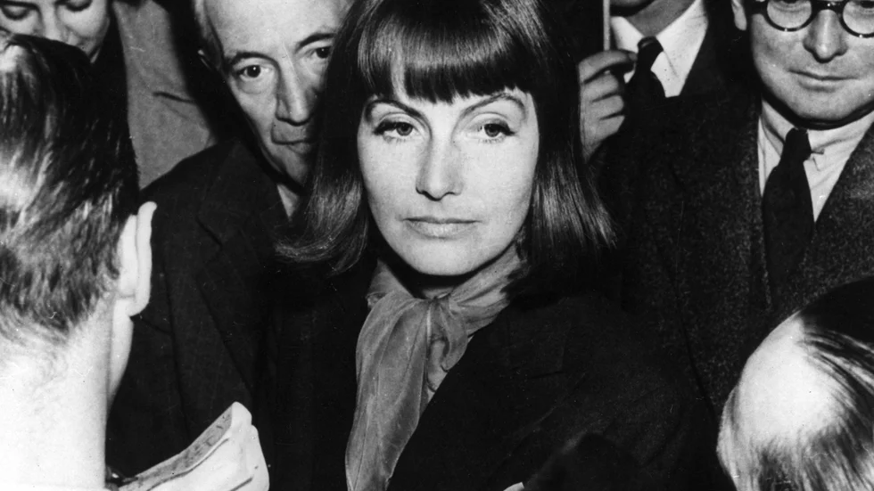 Greta Garbo vid ankomsten till New York den 7 oktober 1938 efter en tio månaders semester i Europa. Arkivbild.