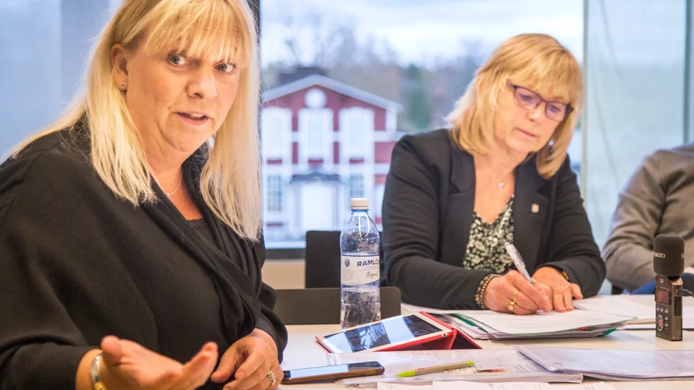 Meit Fohlin (S) säger att partiet inte vill lägga ner några skolor på Gotland - utan i stället omfördela elever. 