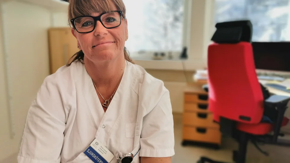 Akutsjuksköterskan Rosie Lundvall var inte orolig för personalbrist - ledig personal kom in direkt för att hjälpa till. "När det sker en sånhär olycka då kommer alla, det är ingen tvekan" säger hon.