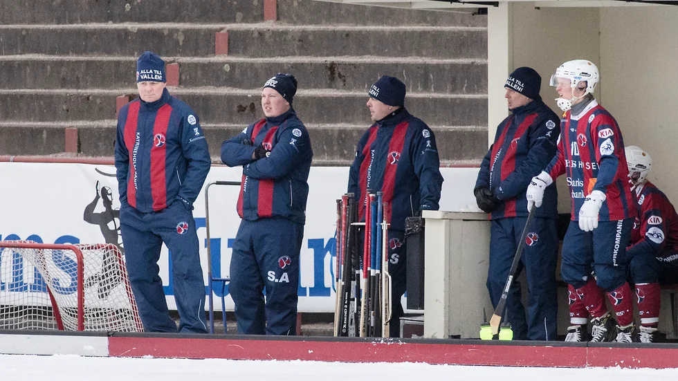 Det var inga glada miner på Backavallen under lördagsmatchen mot Tellus. 