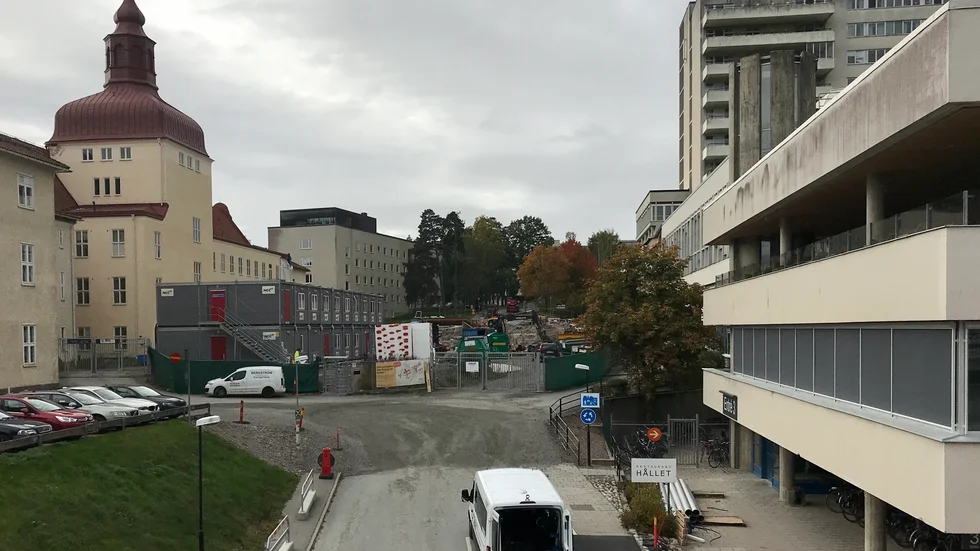 En patient på Nyköpings lasarett som hade magblödning och lågt blodvärde fick fel blod när han vårdades på intensivvårdsavdelningen. Nu har händelsen anmälts till Inspektionen för vård och omsorg.