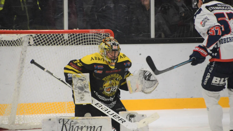 Tomas Rydén gjorde ännu en bra insats mot Mörrum när VH vann med 6-0. Här är en av räddningarna. 