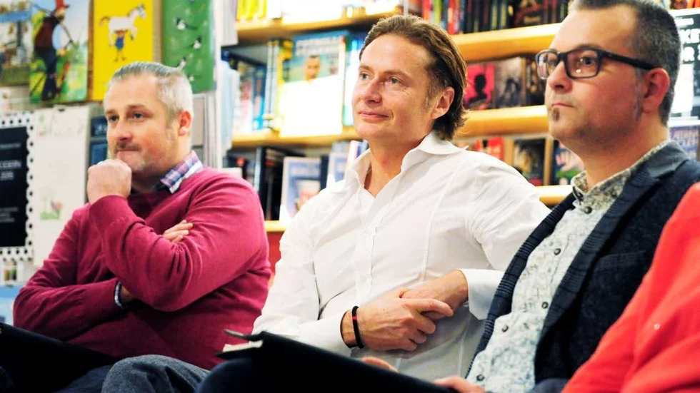 Författaremöte. Tobias Ahlstedt, Paul Leander-Engström och Niklas Wrångberg talade om sina nya böcker i Erik Hultgrens bokhandel på torsdagen.