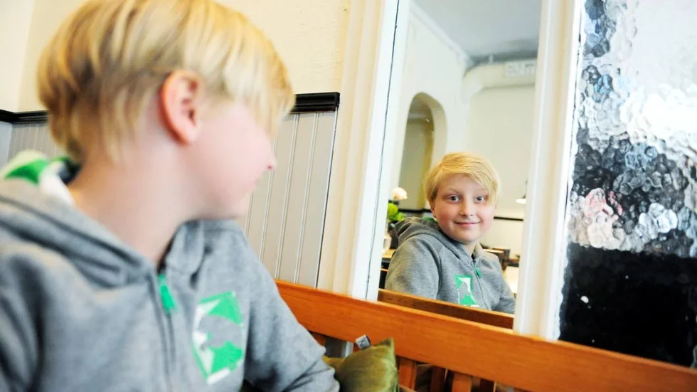 I RAMPLJUSET. Milton Gross har en härlig sommar framför sig, tycker han själv. Han spelar Rasmus på luffen i ALV och kan inte tänka sig ett bättre sommarjobb.