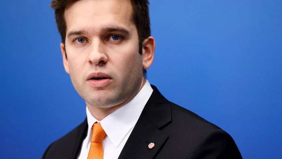 Saknar sjukvårdsministern rätt kompetens?