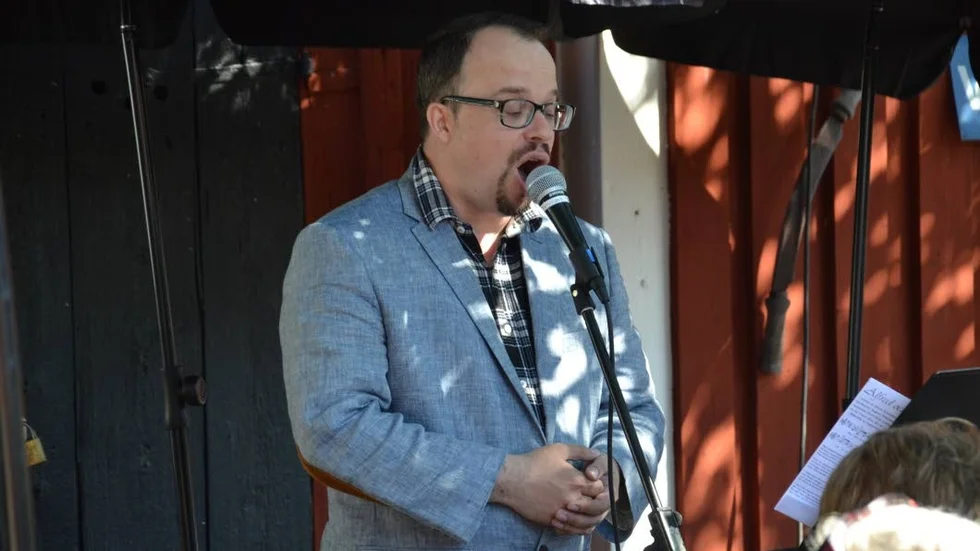 MUSIK. Marcus Brännström underhöll med bitar av såväl Povel Ramel som Alice Babs.
