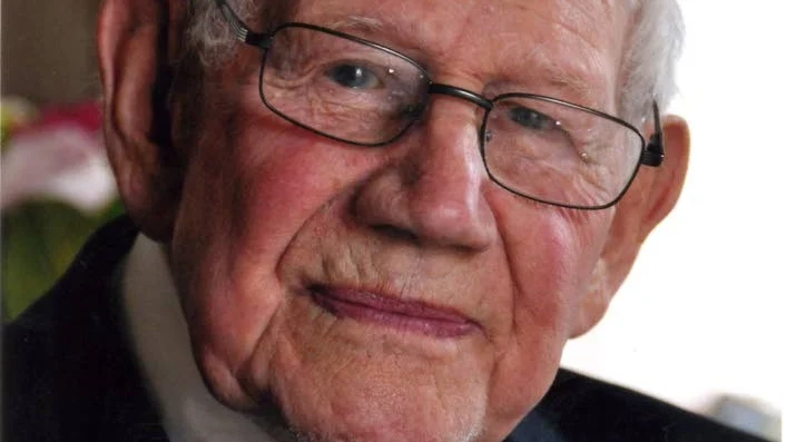 Den förre rekotern på Ludvigsborgsskolan i Västervik, Simon Jansson, blir 97 år den 13 april.