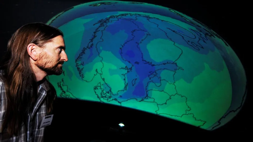 Föreläsare. Erik Engström från SMHI berättade om klimatetförändringen som kan förändra världen.