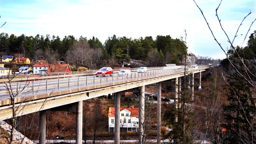 Inget för cyklister. Det är bara en mil mellan Västervik och Gunnebo, men i Regionförbundets utredning klassas vägen som farlig för cyklister. Att rusta upp den till säker standard skulle kosta 14 miljoner kronor.