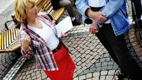 Inke Nilsson var en av dem som ville prata med justitieminister Beatrice Ask.