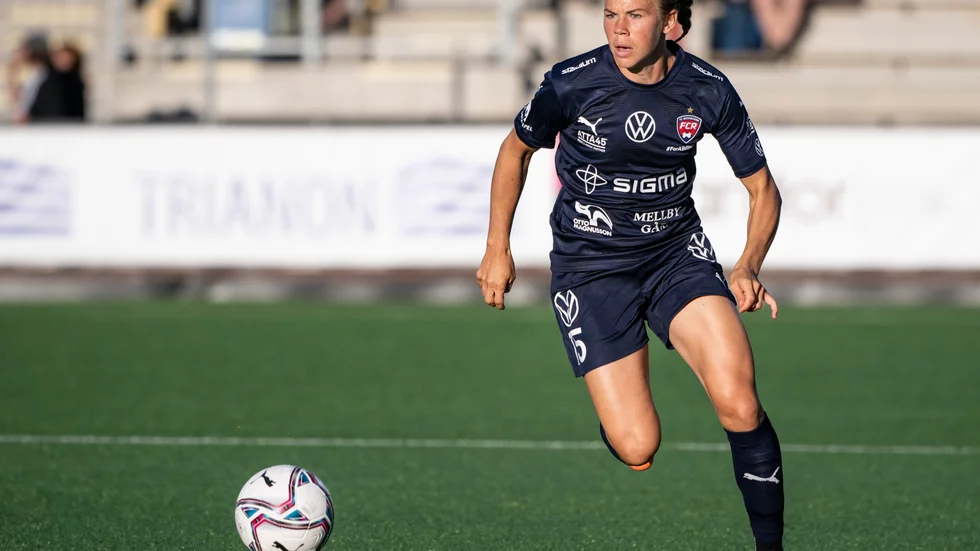 Jessica Wik tycker att damallsvenskan borde ha högre prioritet än superettan. Arkivbild.