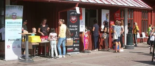 Fannadagen: sol, fotboll och hoppborg