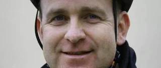 Mikael försöker leva som han lär