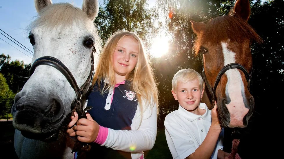 Hoppfulla. Isabella Malm med La Bamba och Hugo Lorin med Try Me. På lördag väntar finalen i Agria Trophy cup.