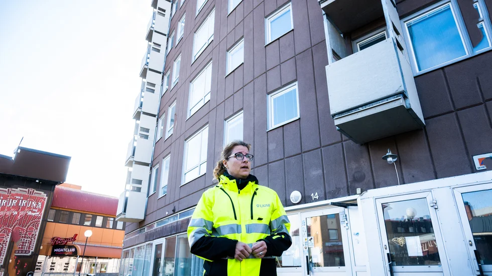 Nu startar rivningsarbetena invändigt av husen på kvarteret Ortdrivaren. "Det kommer dröja till våren innan man ser något utvändigt", berättar projektchef Mari Kuokkanen.