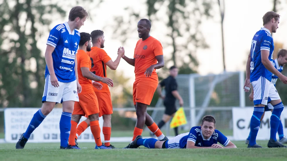 IFK Motala fick till slut se sig slagna av Hemgårdarna i Östgötacupens semifinal. Trots att de kämpade tappert så kunde Olle Mowitz, liggande, och Arvid Ingesson bara att konstatera att cupresan är slut för den här gången. 