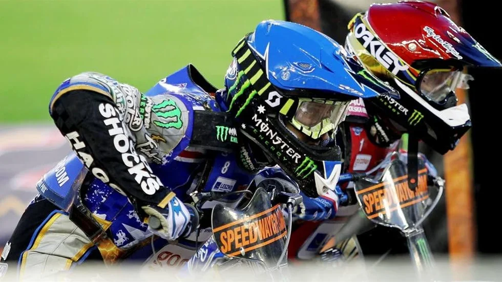 Piraterna flyttar ner Greg Hancock till plats tre mot Vargarna och får därmed Hancock tillsammans med Holder i heat 14.