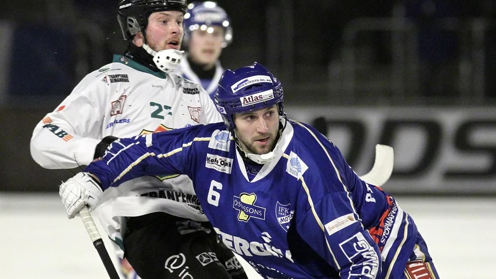 Lukas Persson satte två mål för IFK som ändå fick nöja sig med oavgjort borta mot Gripen på fredagskvällen.