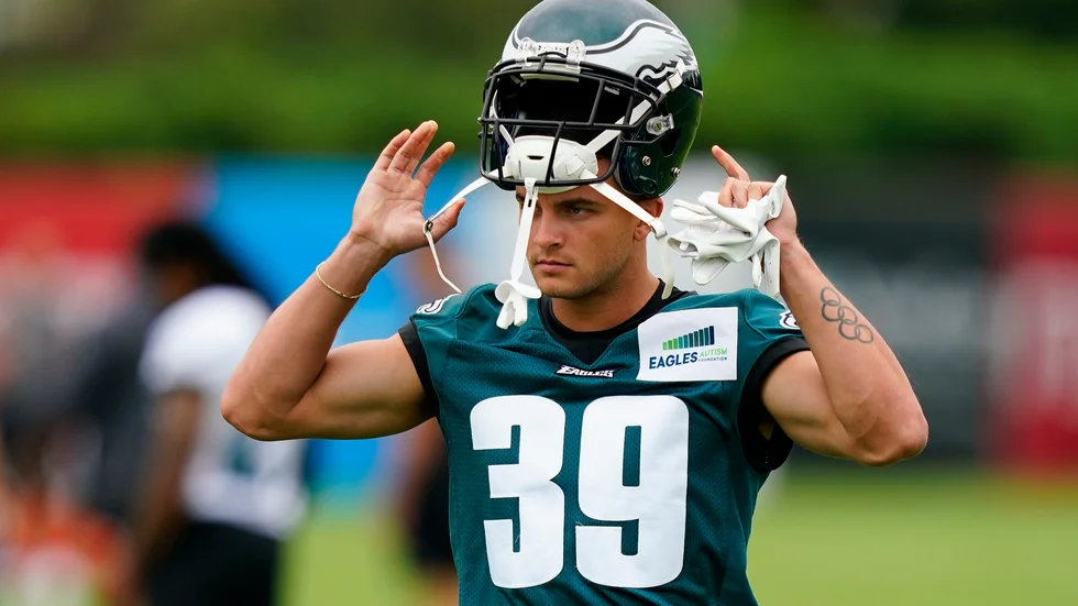 Devon Allen fick ingen plats i Philadelphia Eagles.