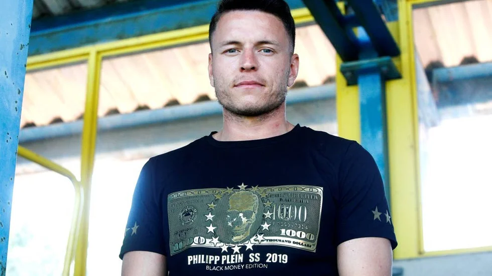 Kerim Mrabti spelade i ESK från 1999 till 2013. Sedan dess har han spelat i IK Sirius, Djurgårdens IF och numera Birmingham City.