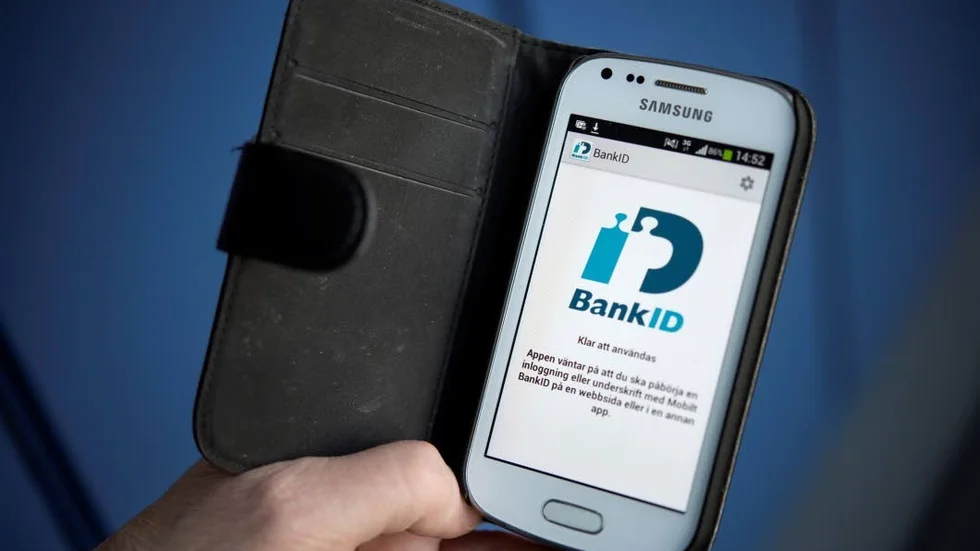 Bedragarna ber de uppringda om deras bank-id.