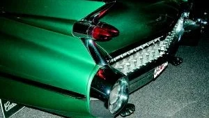 Fram eller bak? Det är inte lätt att se om det är fram eller bak på den här bilen, men här är en del av bakdelen på den vinnande Cadillacen.