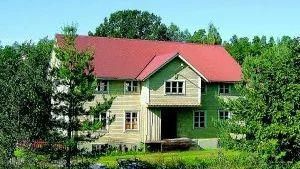 Hjorteds kvarn. På 1930-talet var det fart på industrin som som var inrymt i huset här på Ankarsrumsvägen.