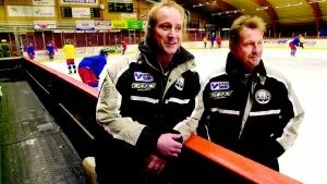 Fortsätter som tränare. Fredrik Green, till vänster, och Tomas Lind är överens med VIK om en fortsättning som tränare.FOTO: ANDERS LILJEGREN