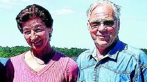 Miljöstipendiater. Birgit och Karl Erik Karlsson på Sladö belönas för sitt engagemang i bland annat återställandet av kanalen mellan Sladö och Hasselö.