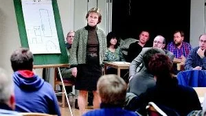 Kritiserad chef. Lena Karlberg, chef för barn- och utbildningsförvaltningen, har fått skarp kritik. En källa hävdar att hon "medvetet rensar ut utbildade medarbetare". En person som uttryckt kritik mot Lena Karlberg har förflyttats från barn- och utbildningskontoret till en annan förvaltning. Arkivbild: Anders Steiner