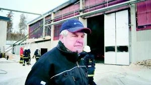 Förkrossad. Birger Andersson är helt förkrossad efter tisdagens brand. För andra gången brinner brikettfabriken, men han har upplevt fyra stora bränder i Dalsjö.